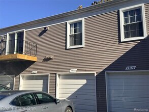 23677 Stonehenge Blvd in Novi, MI - Building Photo - Building Photo