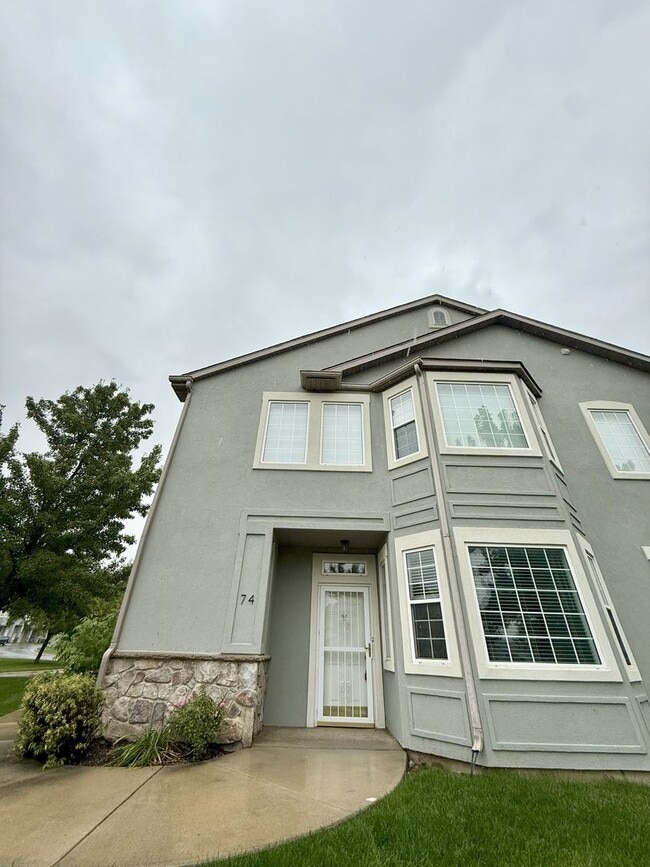 74 Courtyard Ln E in Centerville, UT - Building Photo - Building Photo