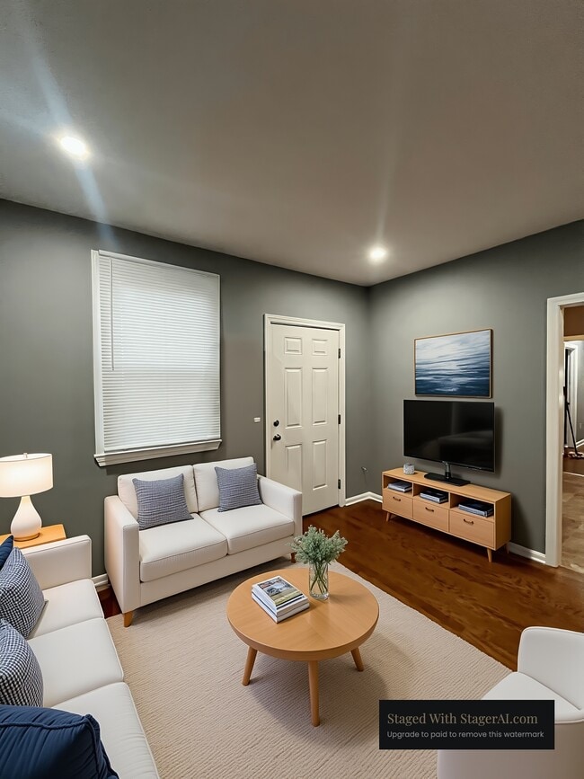 89 3rd St, Unit Apt 1