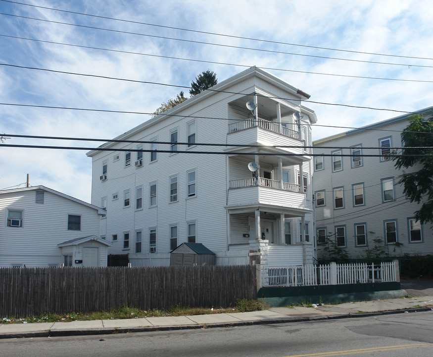 321 Lawrence St in Lawrence, MA - Foto de edificio