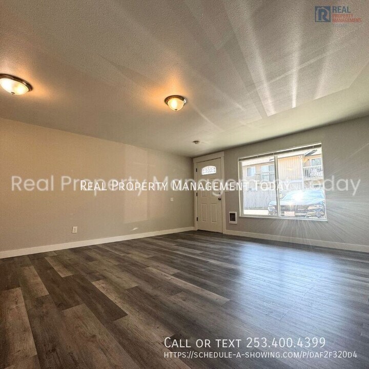 6415 Steilacoom Blvd SW in Tacoma, WA - Building Photo