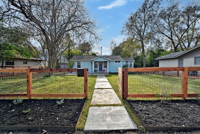707 E 44th St in Austin, TX - Building Photo - Building Photo