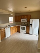 5222 E 100th Way in Thornton, CO - Foto de edificio - Building Photo