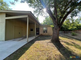 1524 Shannon Cir in New Braunfels, TX - Building Photo