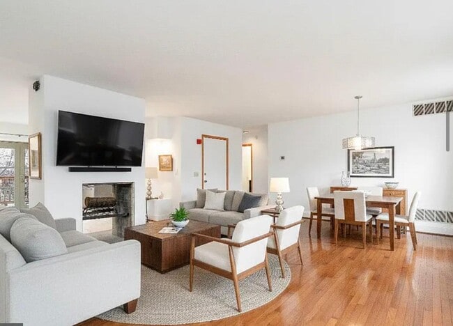 1717 Green St in Philadelphia, PA - Building Photo - Building Photo