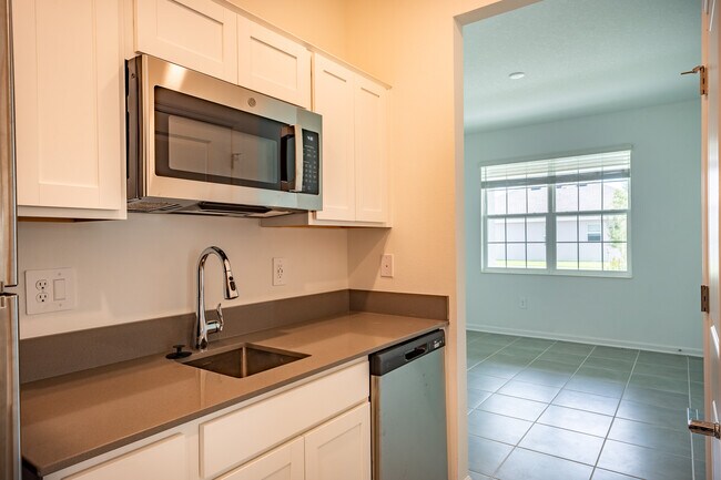 824 Daring Dr in Davenport, FL - Building Photo - Building Photo