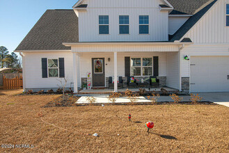 704 Peyton's Lake Ln in Hubert, NC - Building Photo - Building Photo