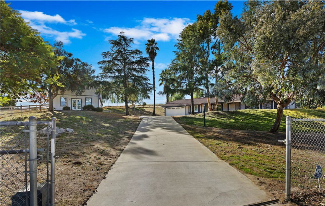 20585 Camino del Sol, Unit Main in Riverside, CA - Building Photo