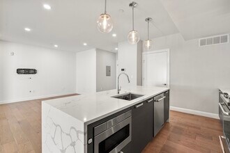 54 Pleasant St in Boston, MA - Building Photo - Building Photo