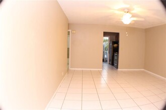 3731 NW 78th Ln in Coral Springs, FL - Foto de edificio - Building Photo