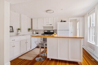 62 Sacramento St in Cambridge, MA - Building Photo - Building Photo