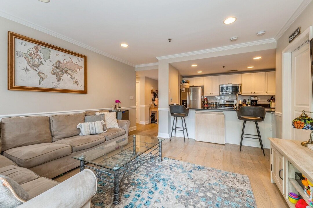 70 Adams St in Hoboken, NJ - Building Photo