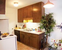 Building Photo - Chartre Oaks Apartments in Tallahassee, Florida