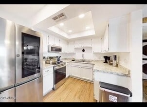 3002 N 70th St in Scottsdale, AZ - Foto de edificio - Building Photo