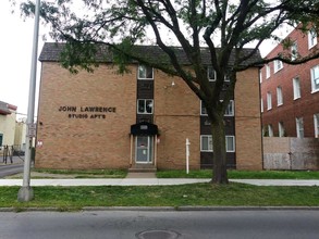 469 James St in Syracuse, NY - Building Photo - Building Photo