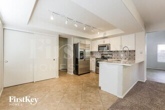 17235 N 46th Pl in Phoenix, AZ - Building Photo - Building Photo