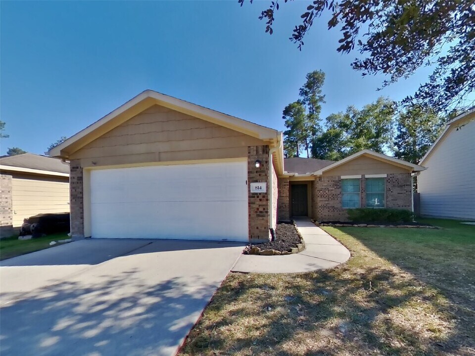 814 Lightningbug Ln in Conroe, TX - Building Photo