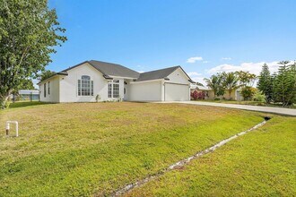 333 SW Dwight Ave, Unit B15 in Port St. Lucie, FL - Building Photo - Building Photo