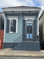 2307 Chartres St in New Orleans, LA - Building Photo