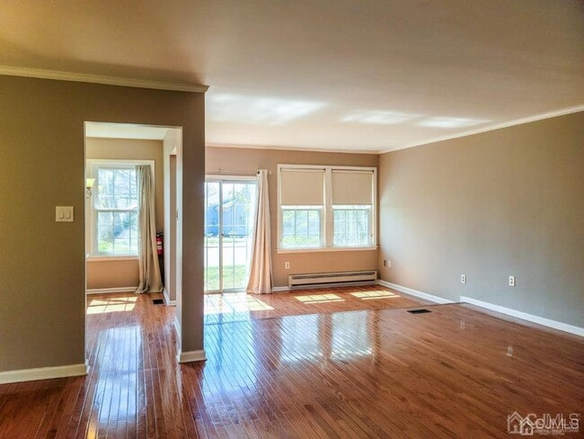 2C Aaron Burr Ct in Monroe Township, NJ - Building Photo - Building Photo