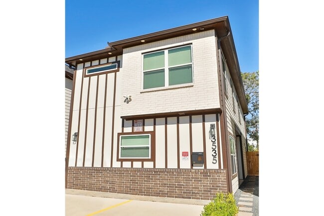 3535 Mt Pleasant St in Houston, TX - Building Photo - Building Photo