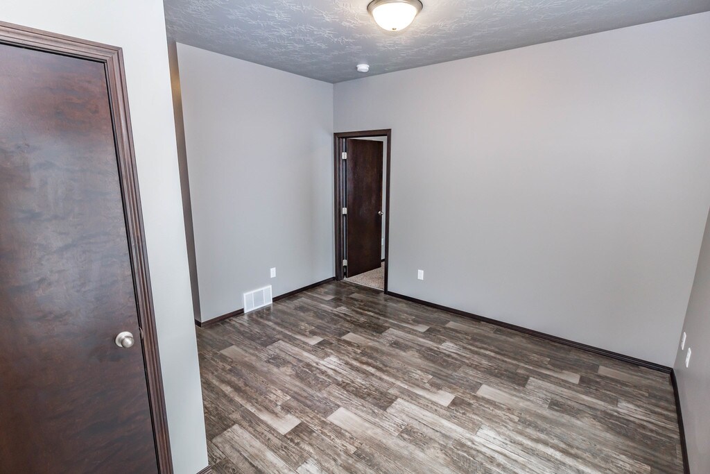 Tallgrass Village Apartments & Townhomes Spirit Lake, IA Apartments