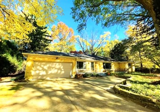 2947 Chamberlain Rd in Fairlawn, OH - Building Photo - Building Photo