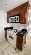 2175 NE 170th St in North Miami Beach, FL - Building Photo - Building Photo