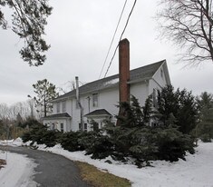 300 Boisseau Ave Apartments