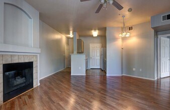 7167 S Durango Dr in Las Vegas, NV - Building Photo - Building Photo