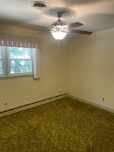 2569 Lake Forest Dr in Winston-Salem, NC - Building Photo - Building Photo