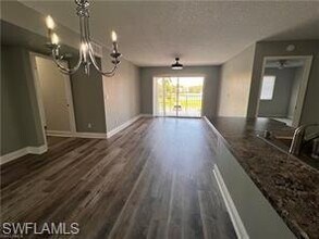 1240 Wildwood Lakes Blvd in Naples, FL - Foto de edificio - Building Photo