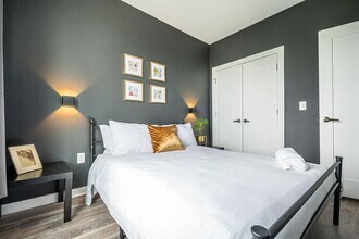 525 Parkway Dr NE in Atlanta, GA - Building Photo - Building Photo