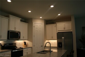 3944 Cross Water Dr in North Fort Myers, FL - Foto de edificio - Building Photo
