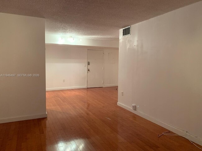 property at 911 E Ponce De Leon Blvd