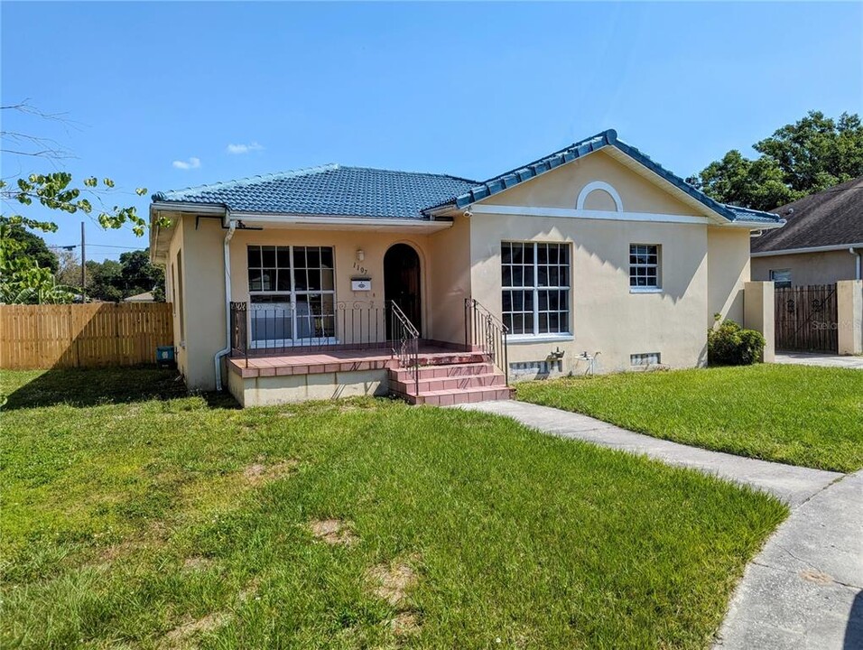 1107 W Coral St in Tampa, FL - Building Photo