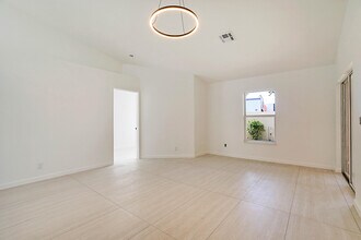 320 NE 42nd St in Boca Raton, FL - Building Photo - Building Photo