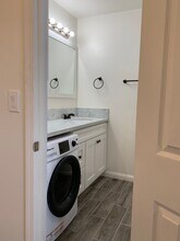 17210 Newhope St in Fountain Valley, CA - Building Photo - Building Photo