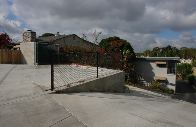 Casa De Oro Apartments