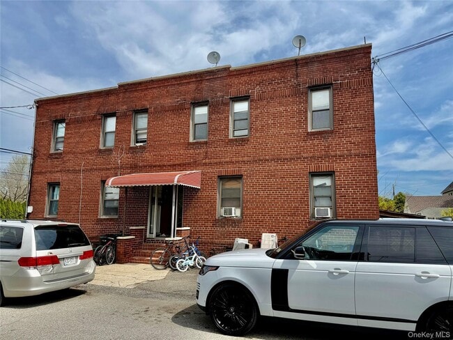 property at 433 4th St