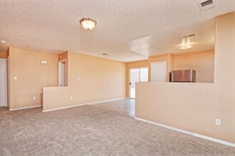 2819 Solano Del Sol Dr NE in Rio Rancho, NM - Foto de edificio - Building Photo
