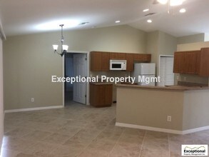 1002 NW 5th Ave in Cape Coral, FL - Building Photo - Building Photo