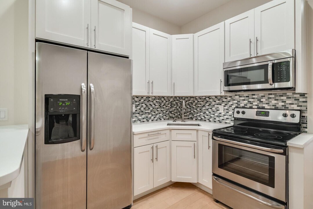 1305 Locust St Photo