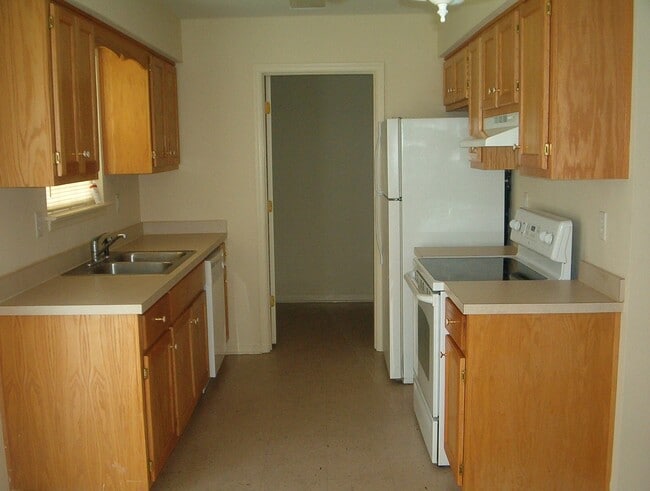 104 Ida Acres in Elizabeth City, NC - Building Photo - Building Photo