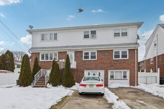 10 Millo Pl, Unit 10 in Little Ferry, NJ - Foto de edificio - Building Photo