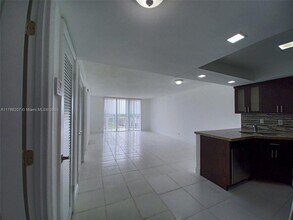 16740 NE 9th Ave in North Miami Beach, FL - Building Photo - Building Photo