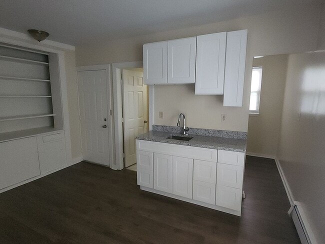 415 Stanley St, Unit 2 in New Britain, CT - Building Photo - Building Photo