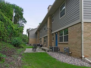 Brody Townhomes in Madison, WI - Foto de edificio - Building Photo