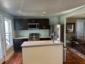 1822 W 35th St, Unit Bradz Upstairs in Austin, TX - Foto de edificio - Building Photo