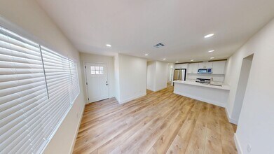 6255 Stewart St in San Diego, CA - Building Photo - Building Photo